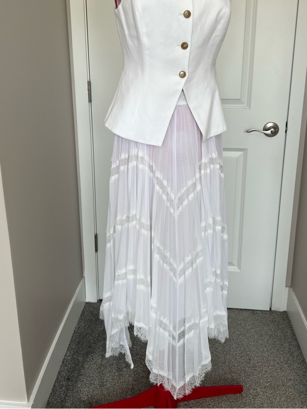 Alice + Olivia White Maxi Lace Pleated Skirt